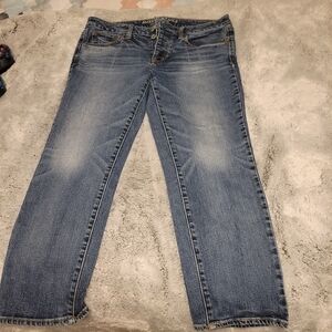 American Eagle women's Size 8 Boy Crop Stretch Jeans